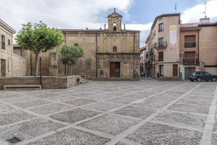 32 - La Rioja - Santo Domingo de la Calzada - plaza Mayor o de Espanya - Ayuntamiento
